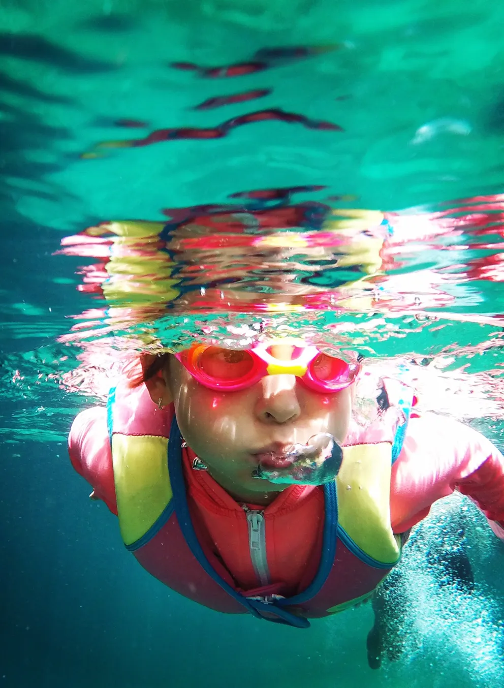 Kids Swimming in goggles